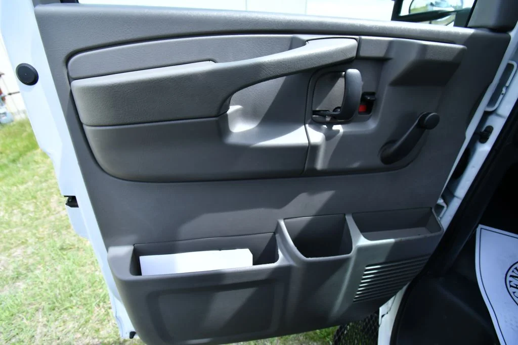 Used 2013 White Chevrolet Work Van image 21