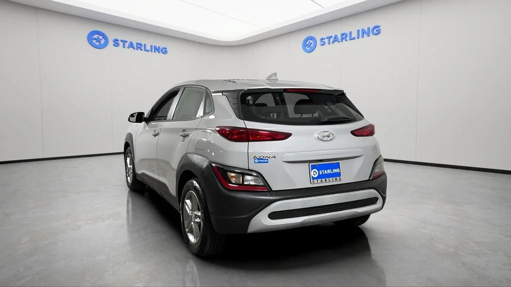 Used 2022 Silver Hyundai SE image 6