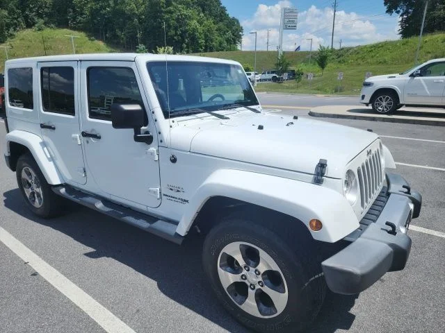 Used 2018 White Jeep Unlimited Sahara image 11