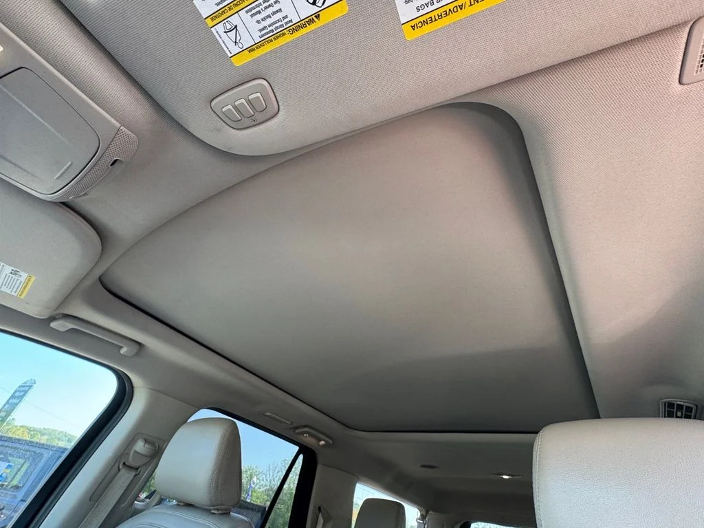 Used 2023 White Ford Limited image 27
