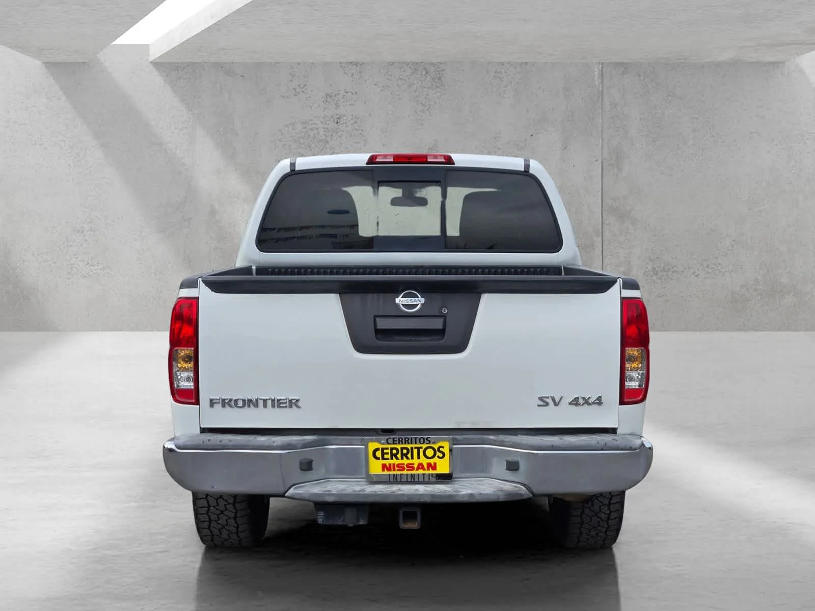 Used 2016  Nissan SV image 5
