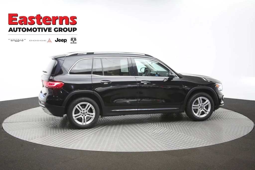 Used 2021 Black Mercedes-Benz GLB 250 image 40