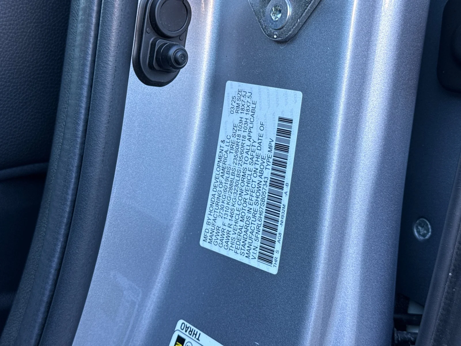 Used 2025 Solar Silver Metallic Honda EX-L image 29