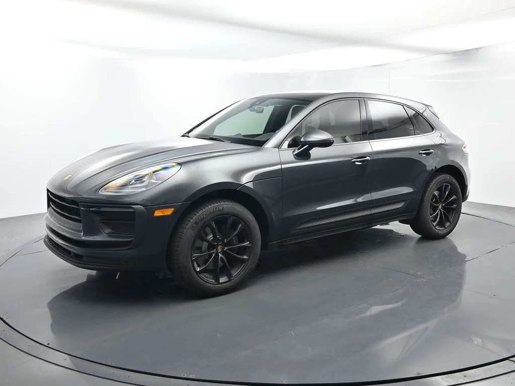 2022 Porsche Macan Base