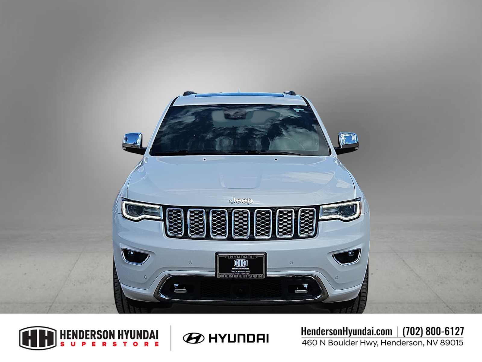 Used 2017 Ivory 3-Coat Jeep Overland image 3