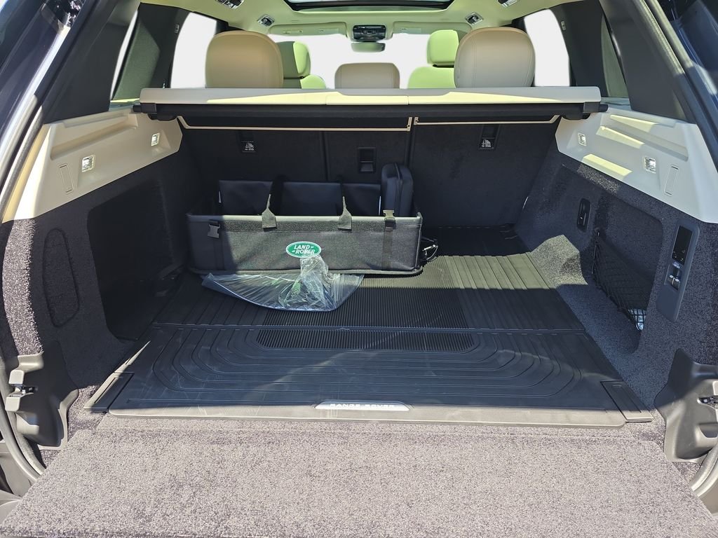 New 2026 Varesine Blue Land Rover SE image 10
