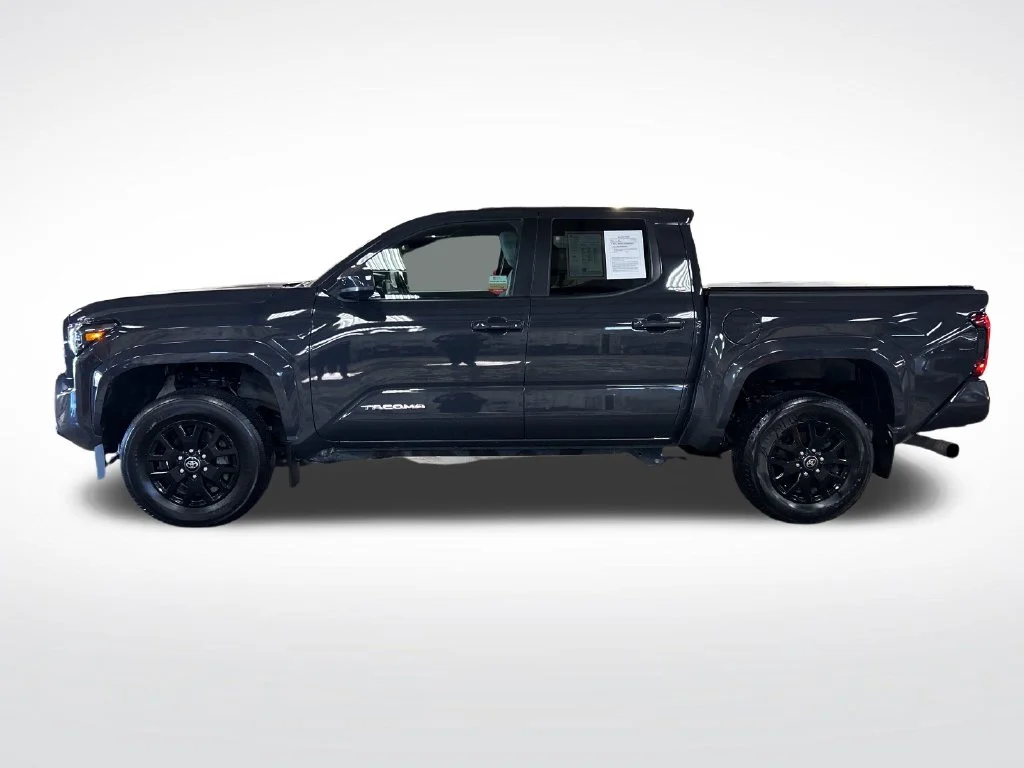 Certified Used 2024  Toyota SR5 image 2