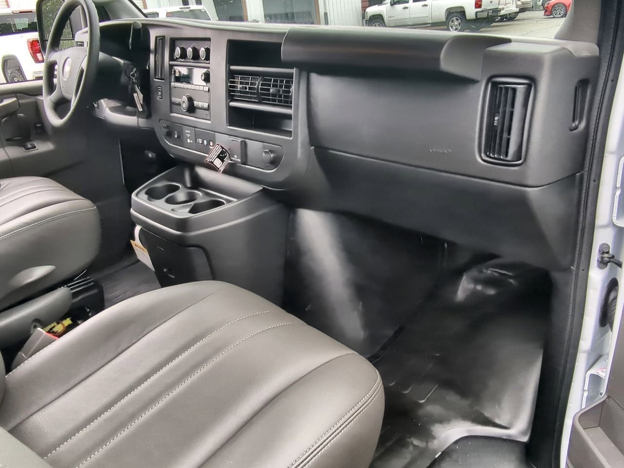 2025 Chevrolet Express Cargo Work Van - Photo 25
