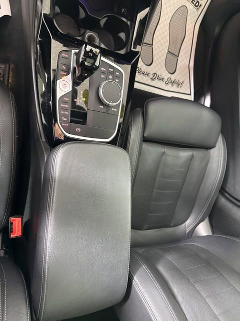 Used 2022  BMW xDrive30i image 41