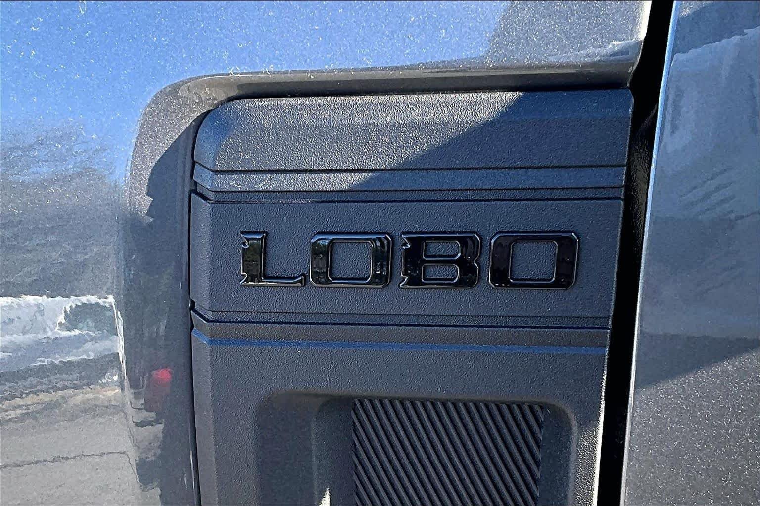 New 2026 Carbonized Gray Metallic Ford Lobo™ image 15