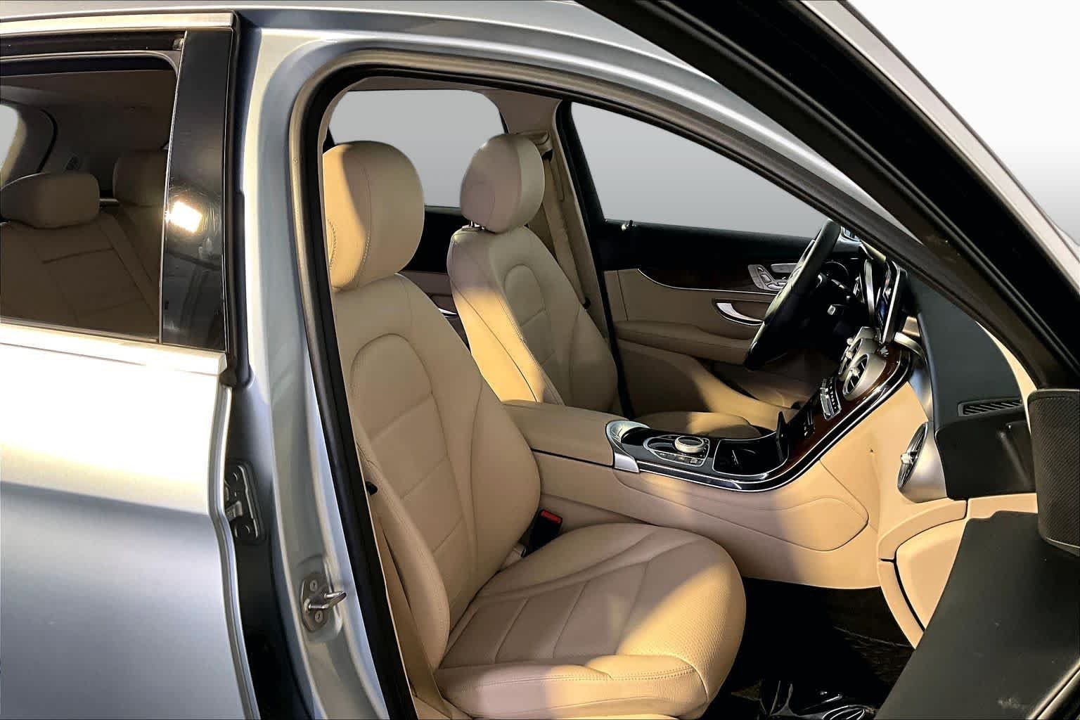 Used 2018 Diamond Silver Metallic Mercedes-Benz GLC 300 image 8