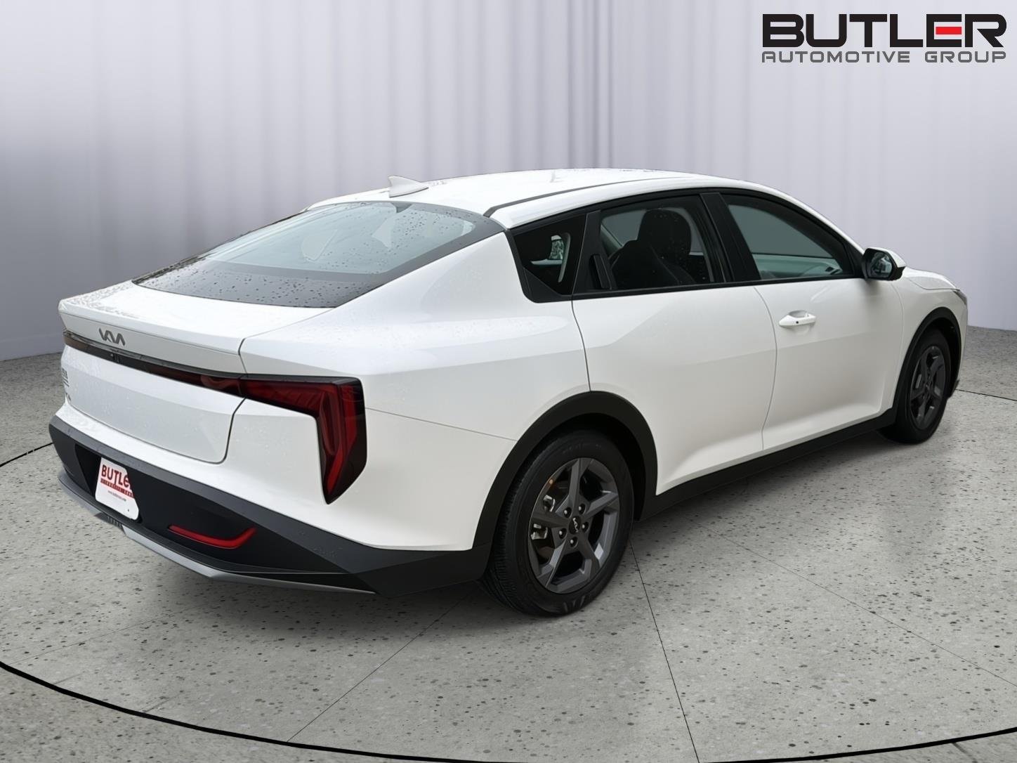 Used 2025 Snow White Pearl Kia LXS image 6