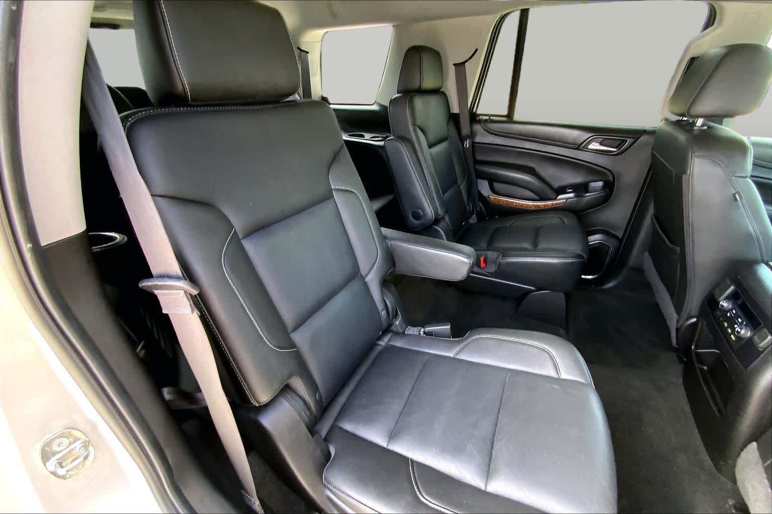 Used 2018 Silver Ice Metallic Chevrolet Premier image 20