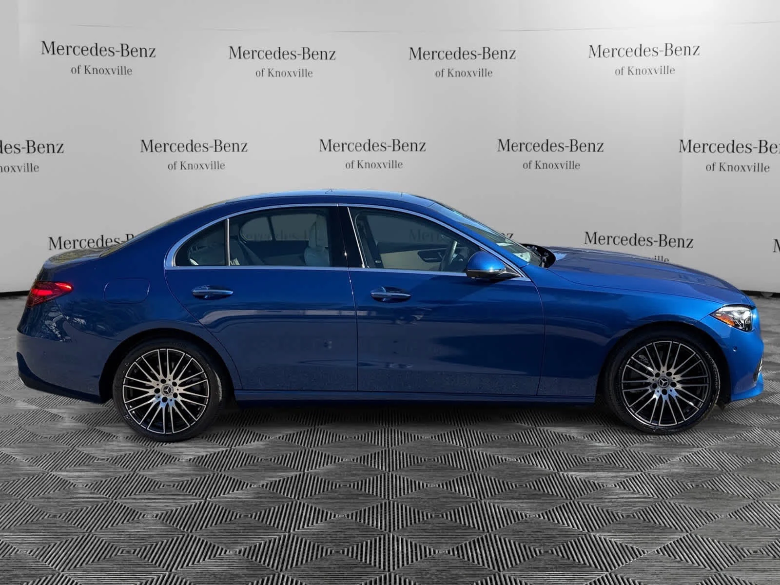 2025 Mercedes-Benz C-Class Sedan C 300 - Photo 6