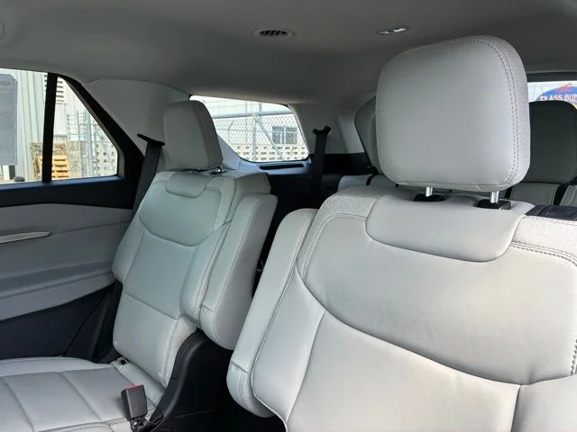 New 2026 Vapor Blue Ford Active image 9