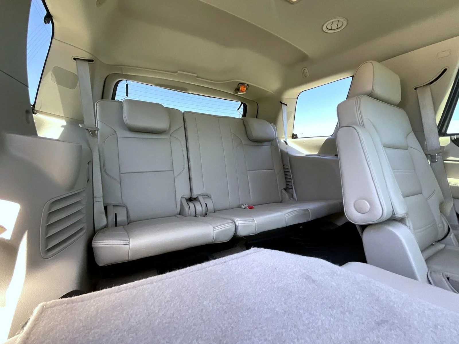 Used 2016 White GMC Denali image 21