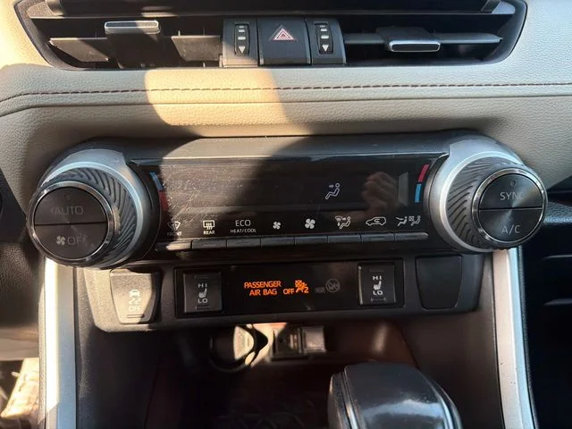 2019 Toyota RAV4 Limited - Photo 25