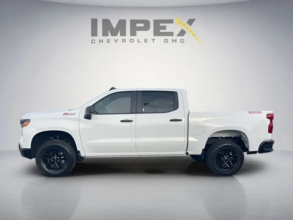 Used 2025 Summit White Chevrolet Custom Trail Boss image 2