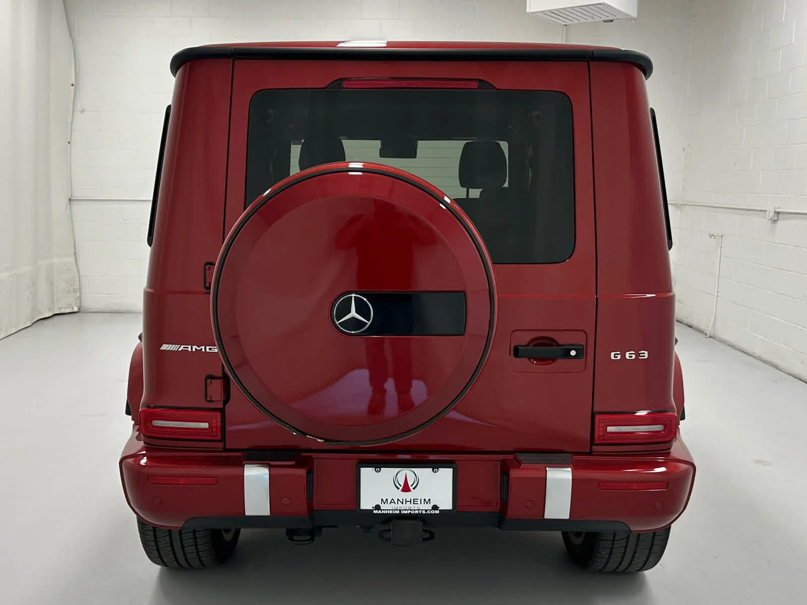 Used 2022 MANUFAKTUR Cardinal Red Metallic Mercedes-Benz AMG® G 63 image 7