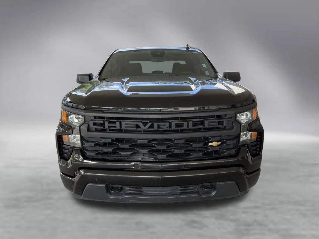 Used 2023 Black Chevrolet Custom image 12