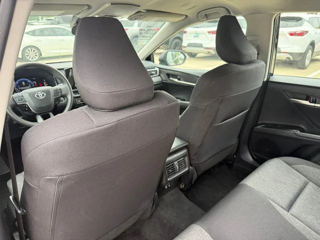 2025 Toyota Camry LE - Photo 26