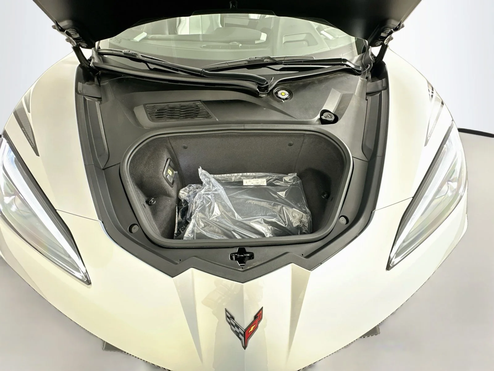 Used 2021 Silver Chevrolet Stingray image 32