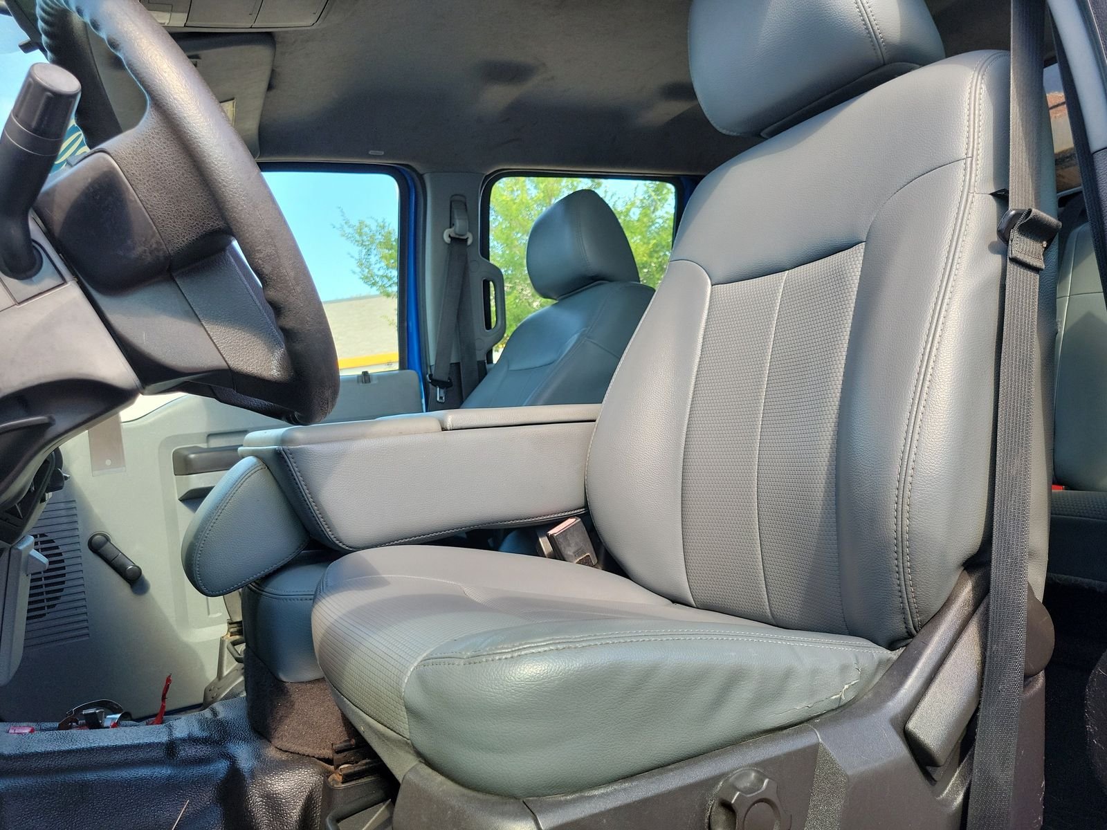 Used 2016 Black Ford XL image 15