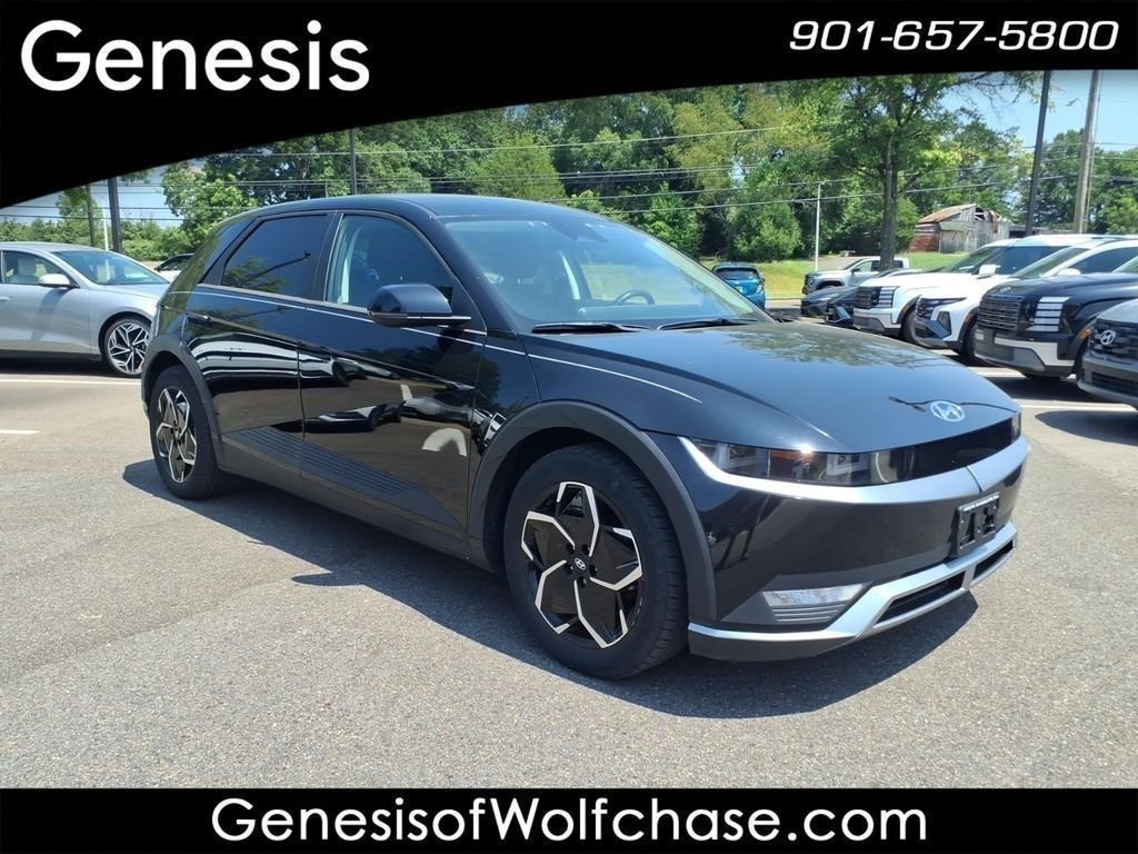Certified Used 2023 Black Hyundai SE image 7