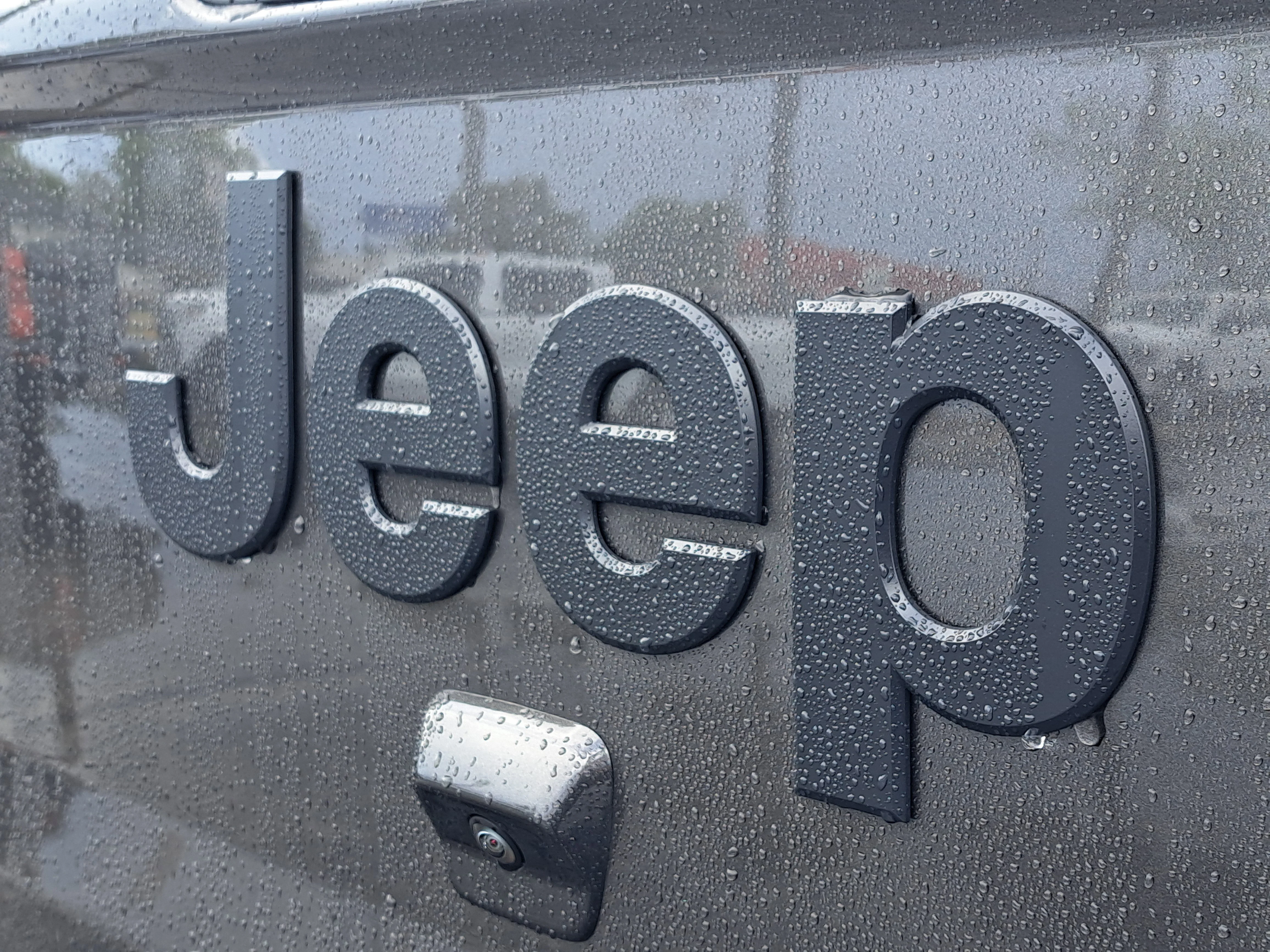 New 2026 Granite Crystal Metallic Clearcoat Jeep Sport S image 6
