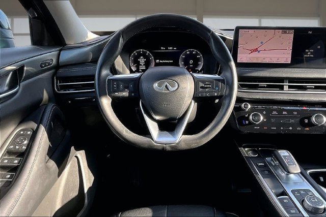 Used 2023 Black INFINITI LUXE image 5