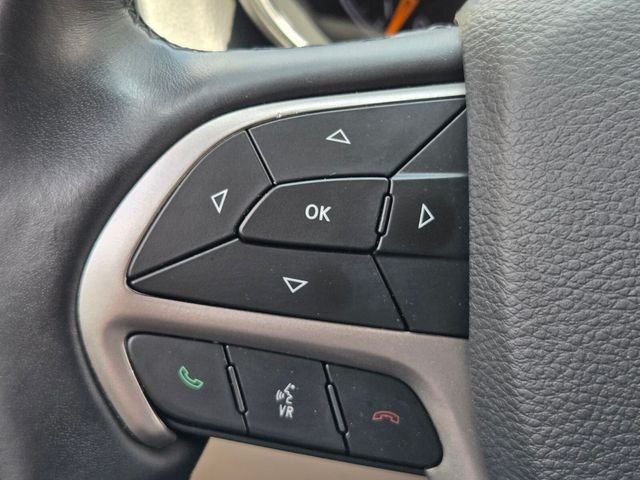 Used 2019 Gray Jeep Limited image 28
