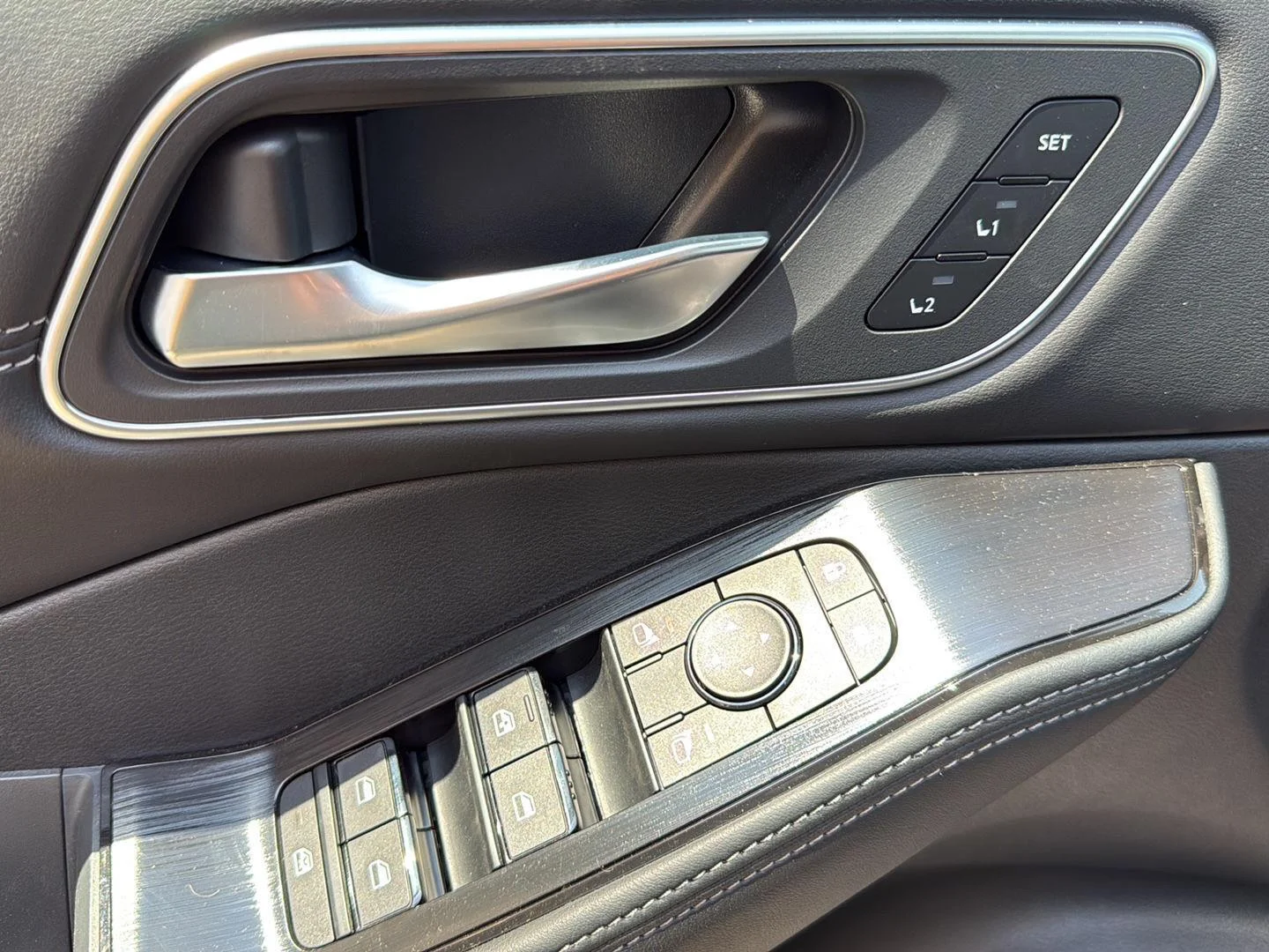 New 2026 Boulder Gray Pearl/Super Black Nissan Platinum image 20