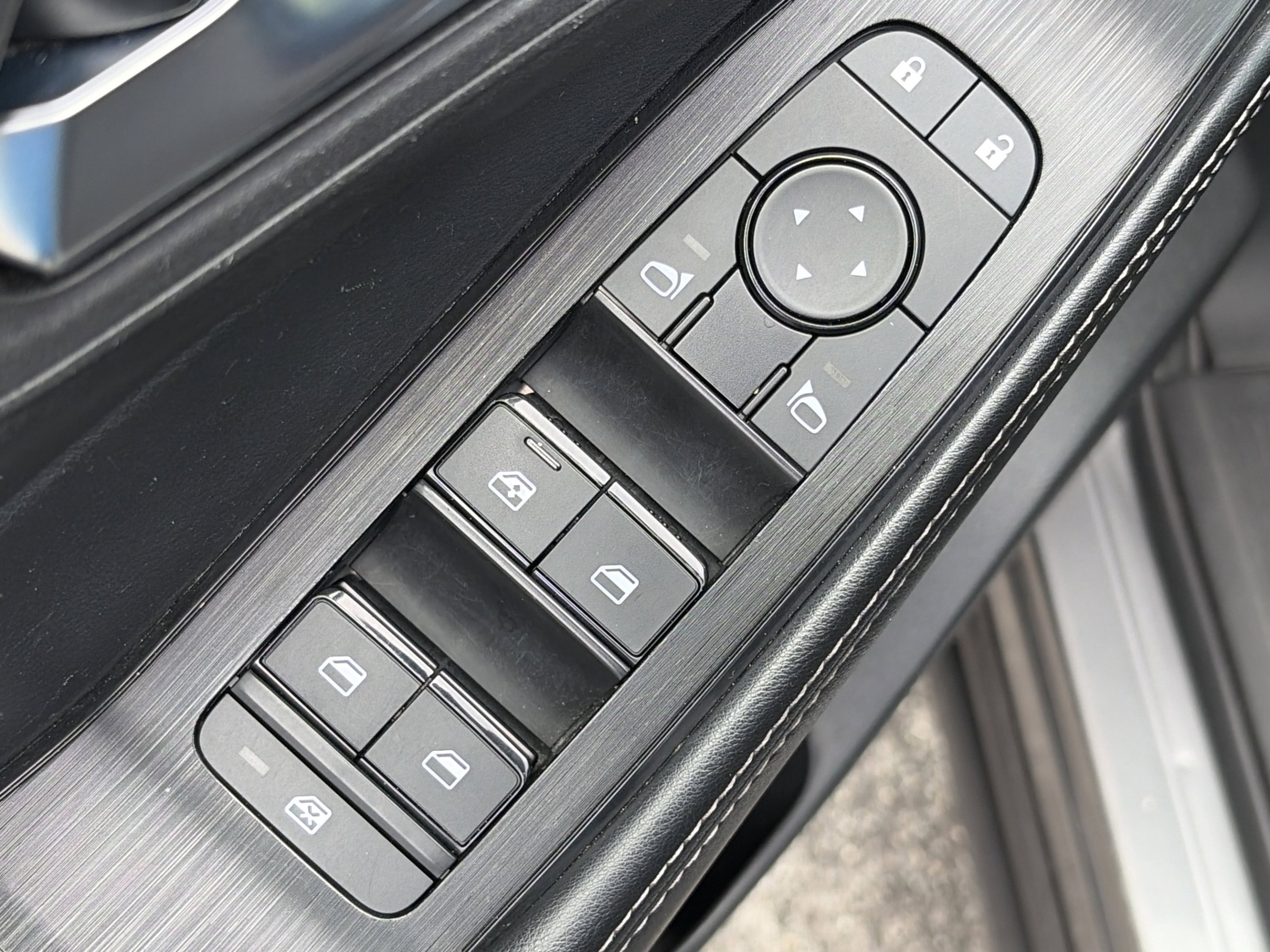 Used 2024 Gun Metallic Nissan SV image 21