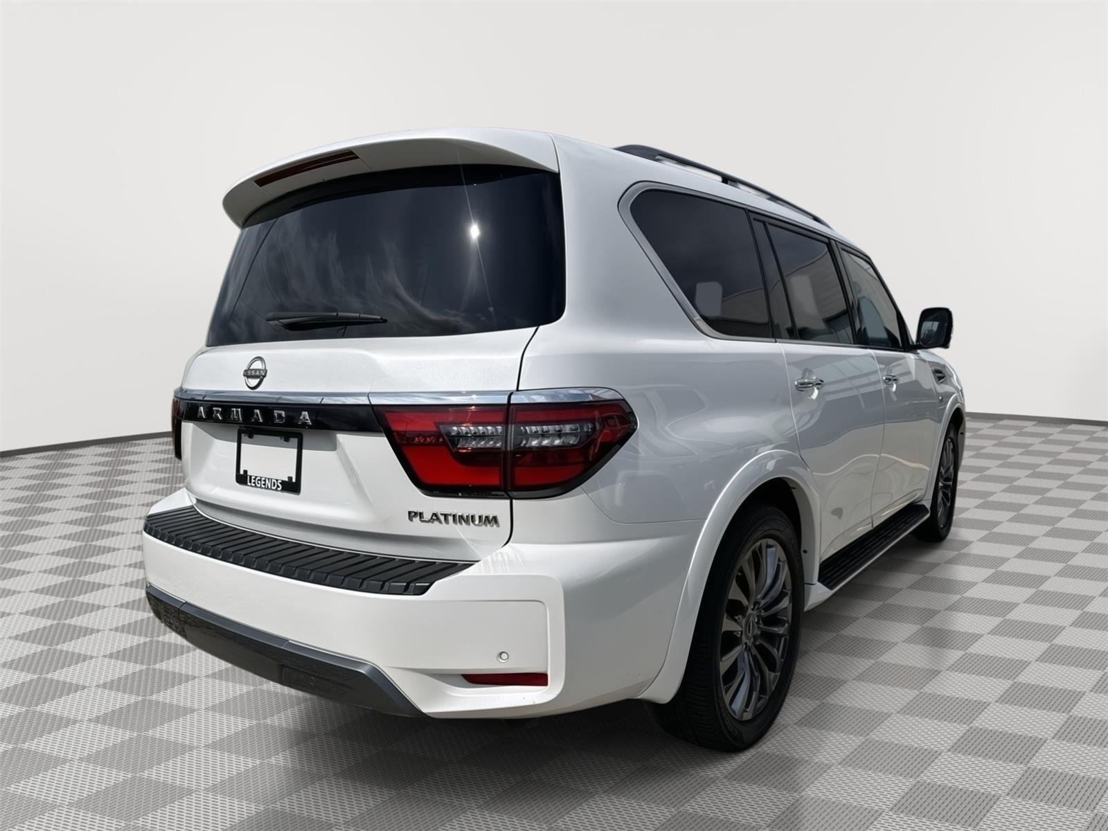 Used 2022 Aspen White TriCoat Pearl Nissan Platinum image 6