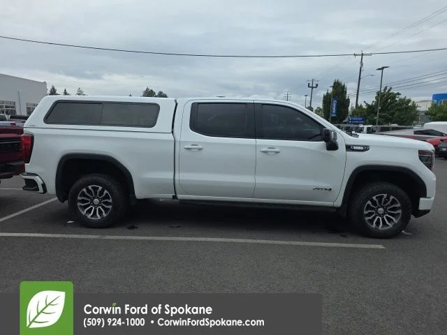 Used 2022  GMC AT4 image 2