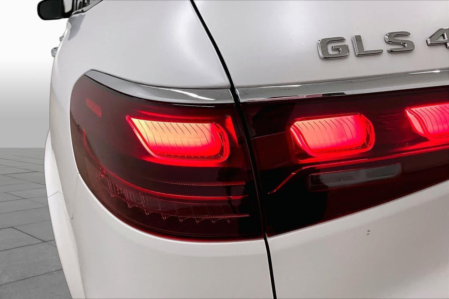 New 2026 MANUFAKTUR Moonlight White Magno Mercedes-Benz GLS 450 image 14