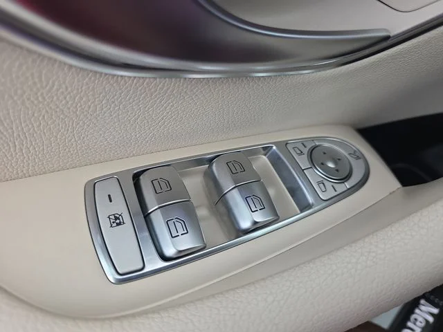 Used 2019  Mercedes-Benz E 300 image 29