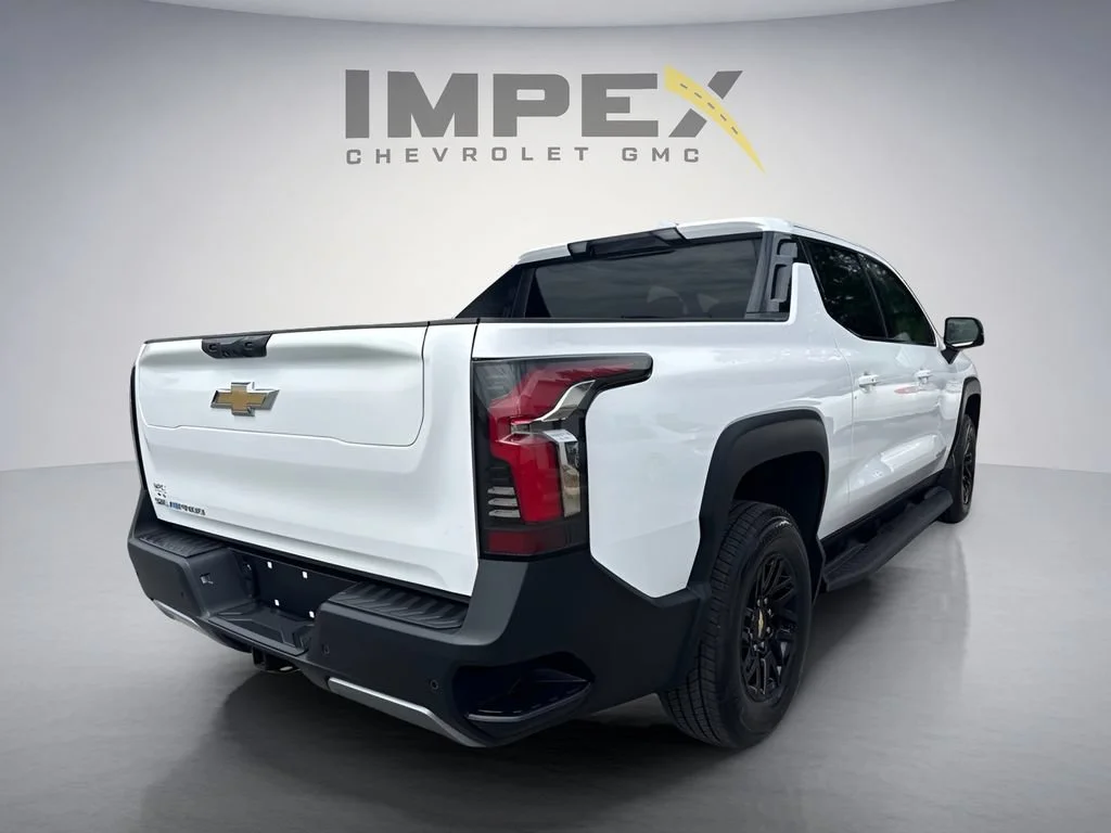 Used 2026 Summit White Chevrolet LT - Extended Range image 6