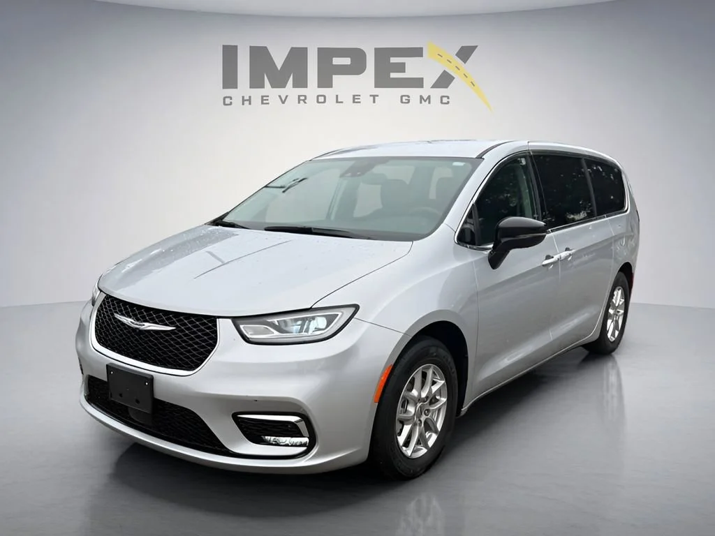 Used 2024 Silver Chrysler Touring L image 1