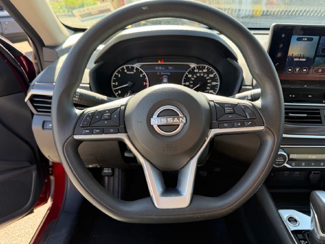 Used 2025 Red Nissan 2.5 SV image 19