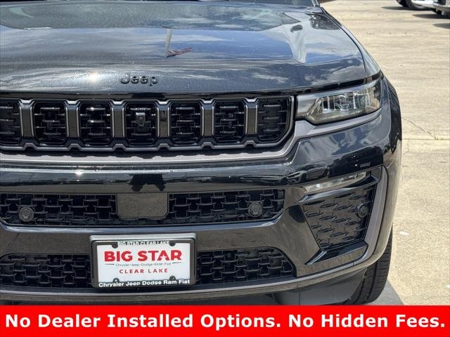 New 2026 Diamond Black Crystal Pearl-Coat Exterior Paint Jeep Limited image 4