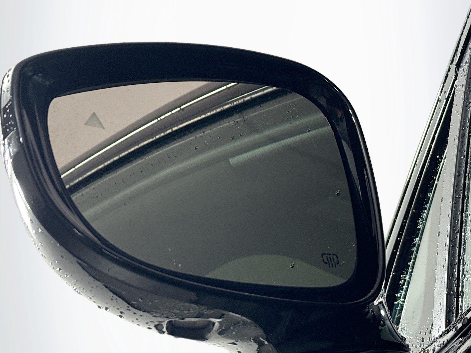 Used 2025 Diamond Black Crystal Pearlcoat Chrysler Limited image 5