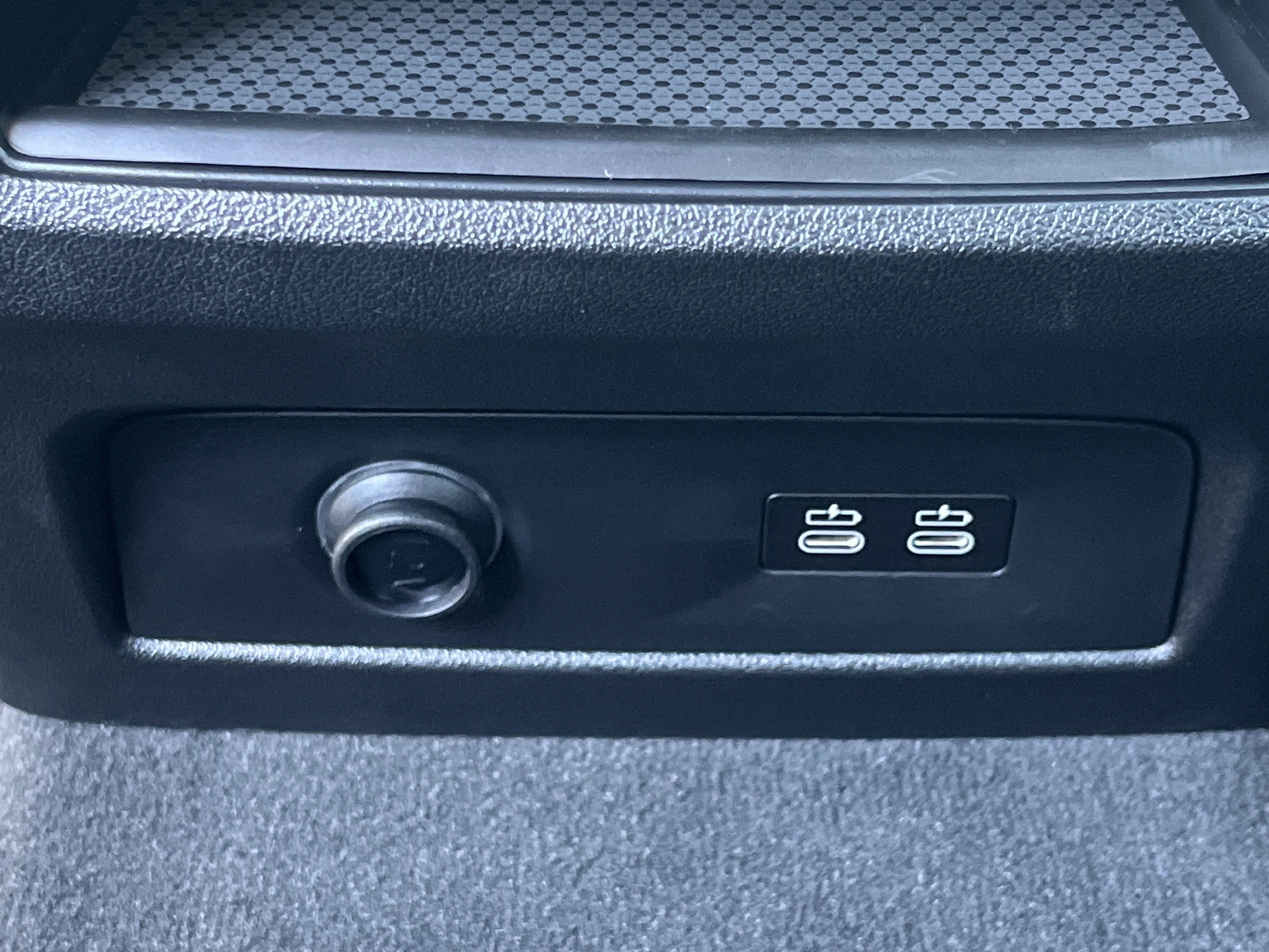 New 2026 Black Sapphire Metallic BMW xDrive40i image 22