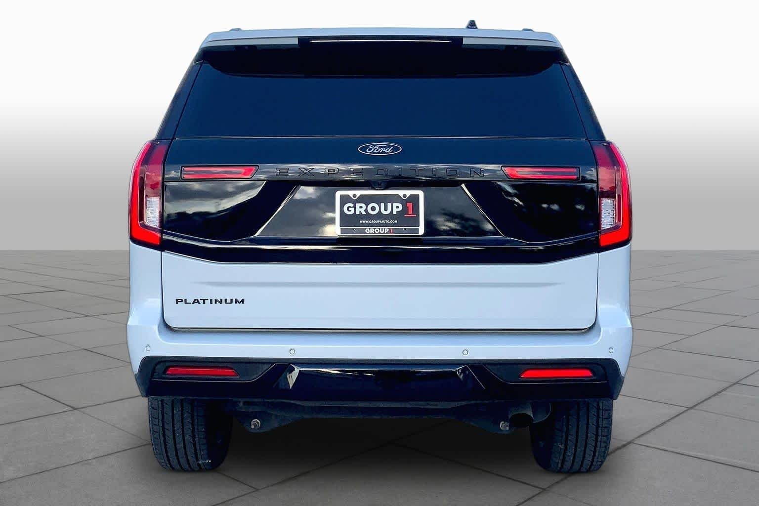 Used 2025 Space Silver Ford Platinum image 5