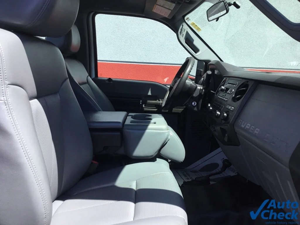 Used 2014 White Ford XL image 31