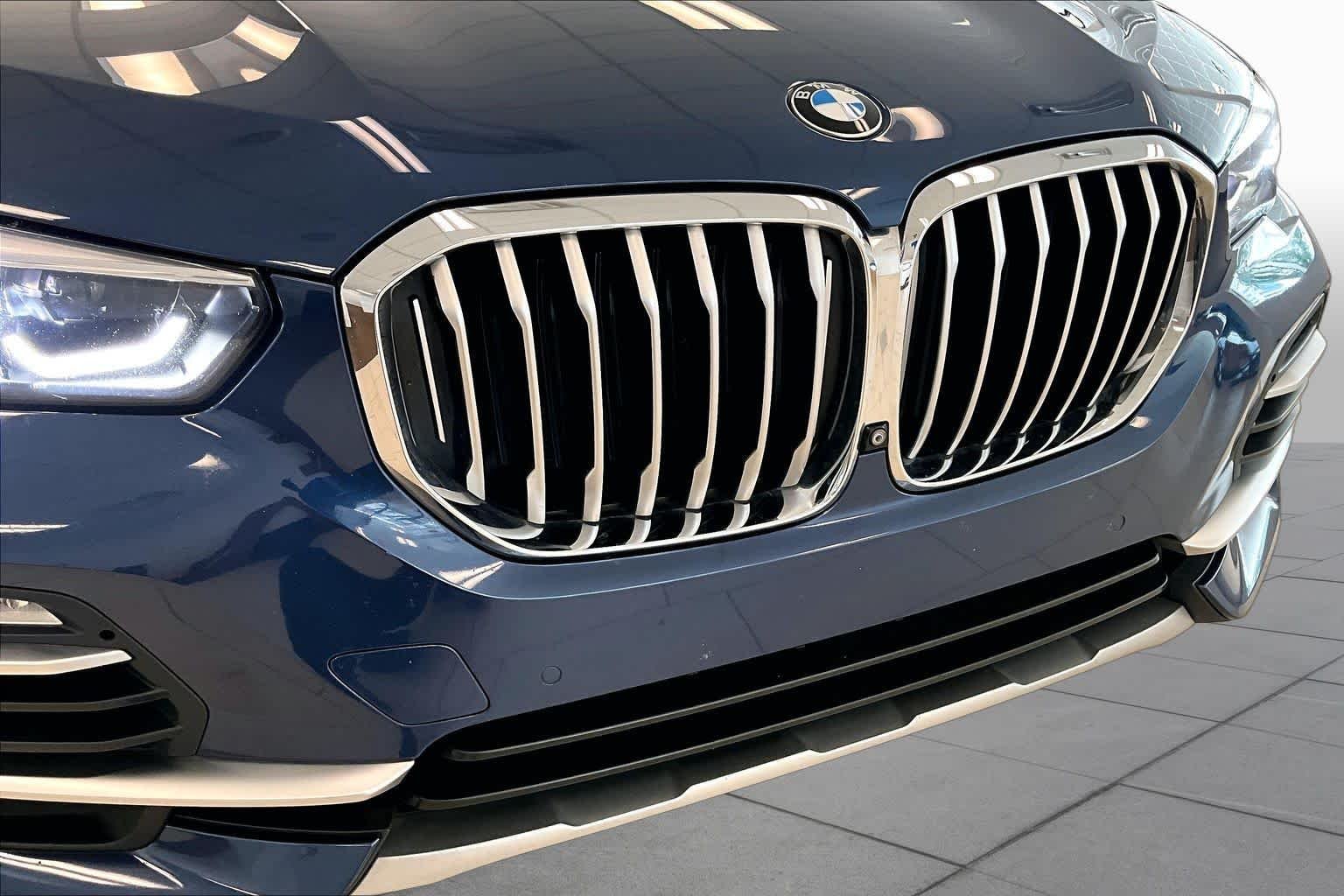 Used 2019 Phytonic Blue Metallic BMW xDrive40i image 29