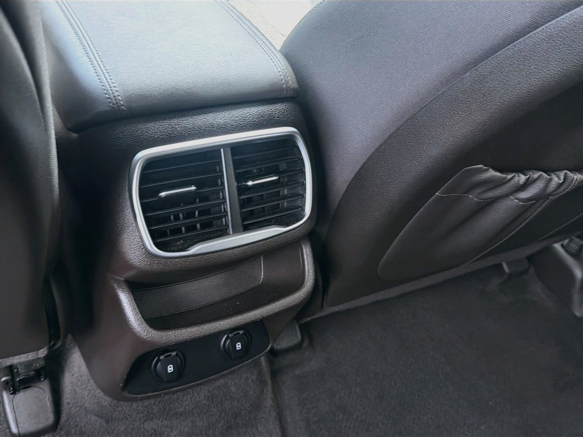 Used 2020 Twilight Black Hyundai SE image 20