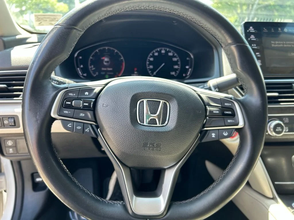 Used 2018 White Honda EX-L image 10