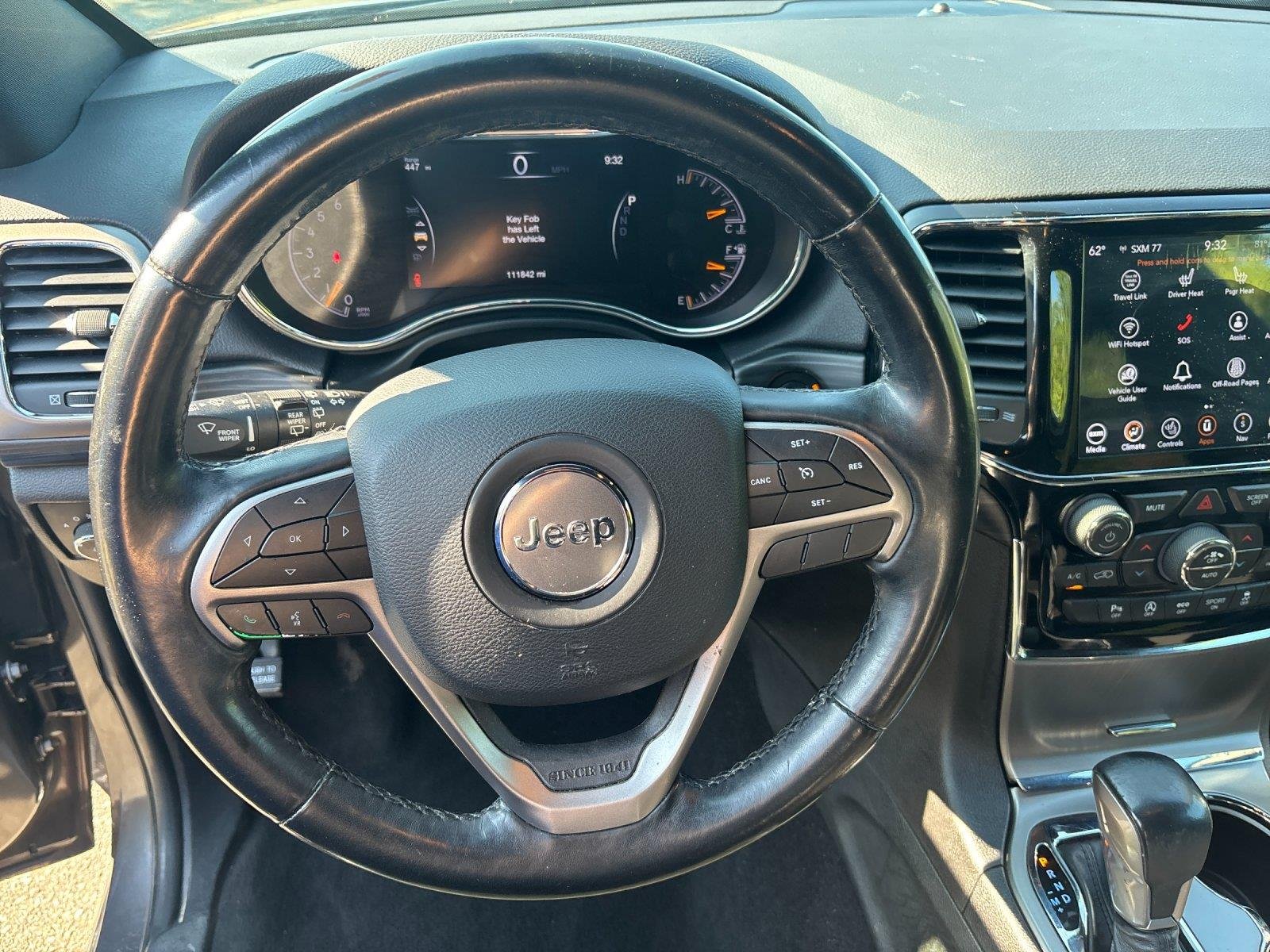 Used 2020 Granite Crystal Metallic Clearcoat Jeep Altitude image 18