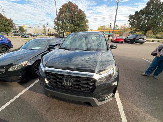 Certified Used 2023 Crystal Black Pearl Honda EX-L image 3